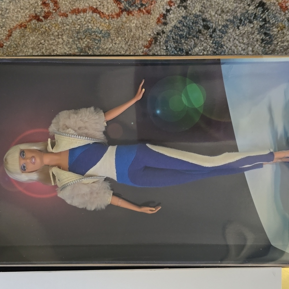 RARE Versace Barbie 2004 Gold Collectors Doll! - Picture 8 of 16